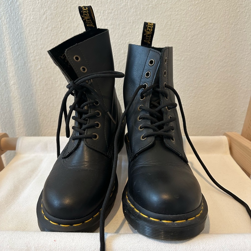 DR. MARTENS CLEMENCY WOMEN'S SMOOTH LEATHER HEELED LACE UP BOOTS
